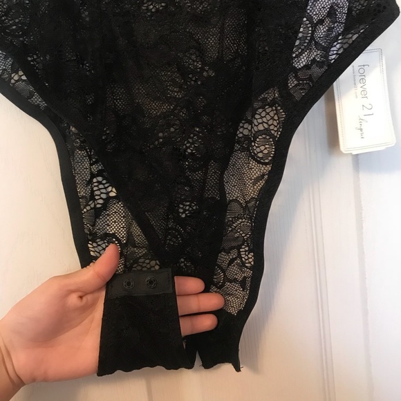 Black BodySuit ( Lace ) - Picture 4 of 6